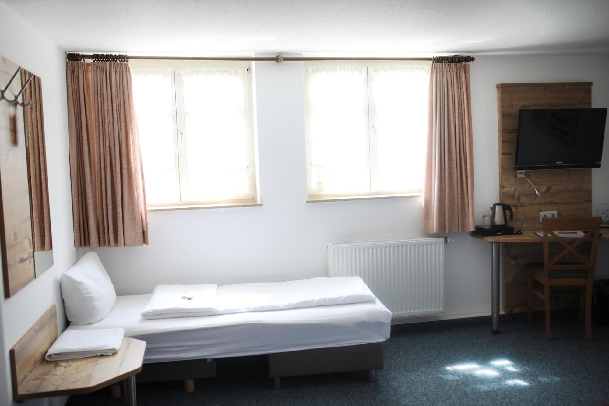 Gasthaus Hotel Zum Kreuz Stetten am Kalten Markt Luaran gambar