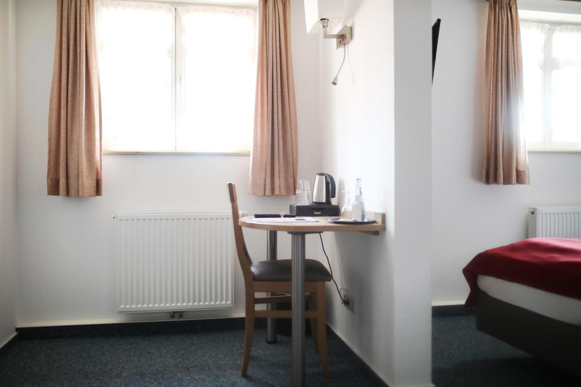 Gasthaus Hotel Zum Kreuz Stetten am Kalten Markt Luaran gambar