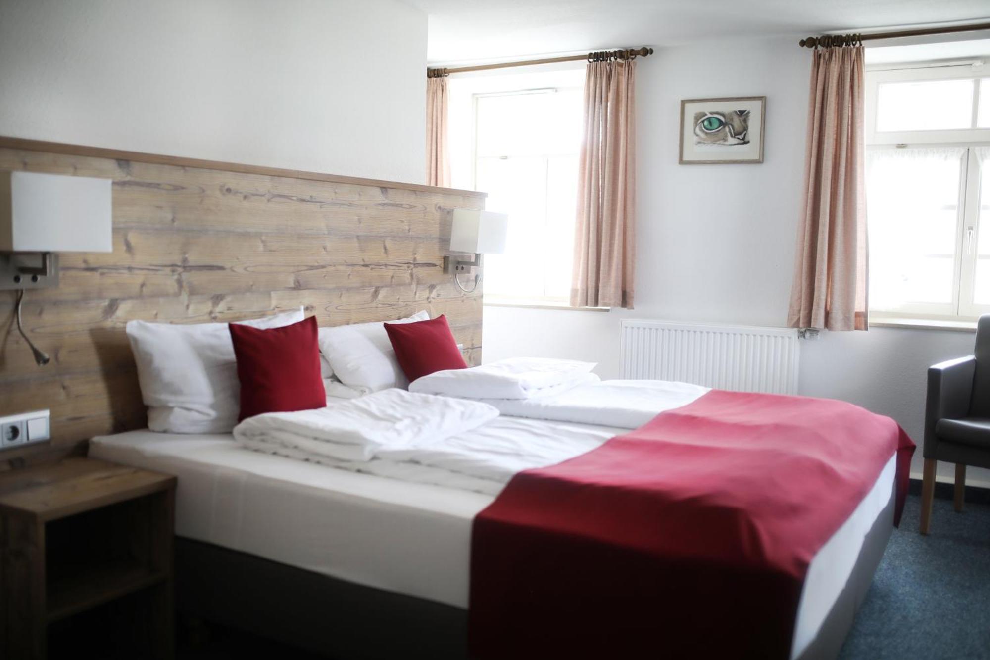 Gasthaus Hotel Zum Kreuz Stetten am Kalten Markt Luaran gambar