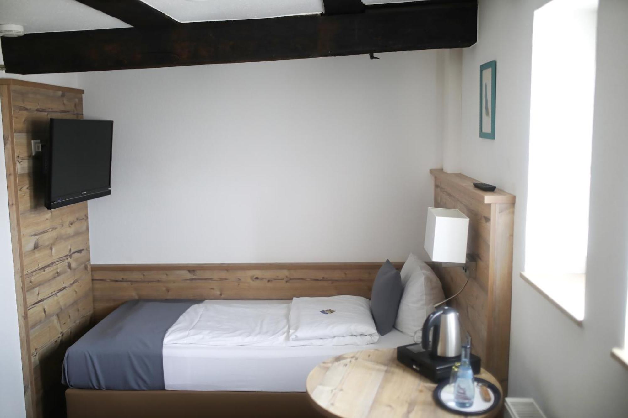 Gasthaus Hotel Zum Kreuz Stetten am Kalten Markt Luaran gambar
