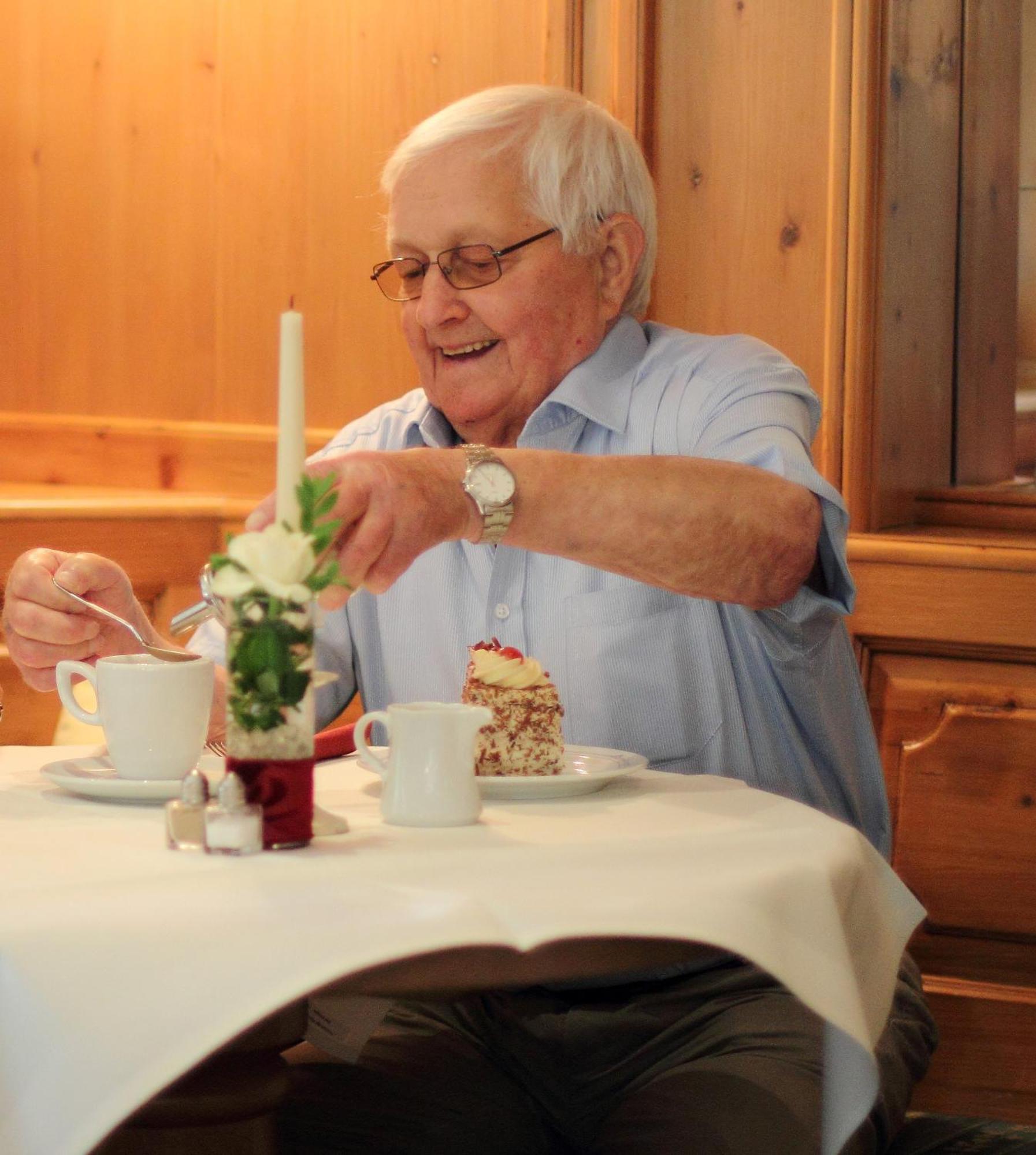 Gasthaus Hotel Zum Kreuz Stetten am Kalten Markt Luaran gambar